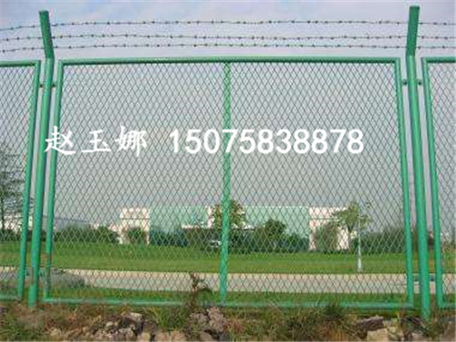 保稅區(qū)封關(guān)圍網(wǎng)（隔離網(wǎng)）建設(shè)，完善口岸設(shè)施
